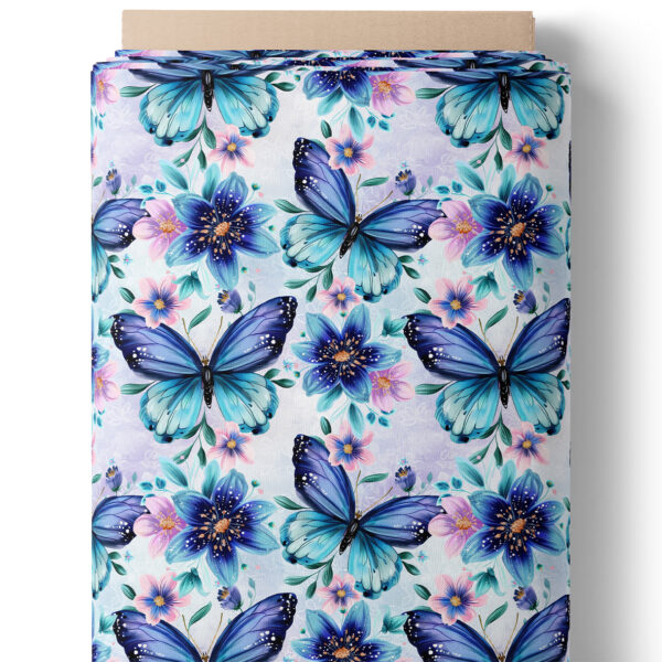Papillons bleus floraux