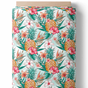 Ananas et fleurs sur fond clair